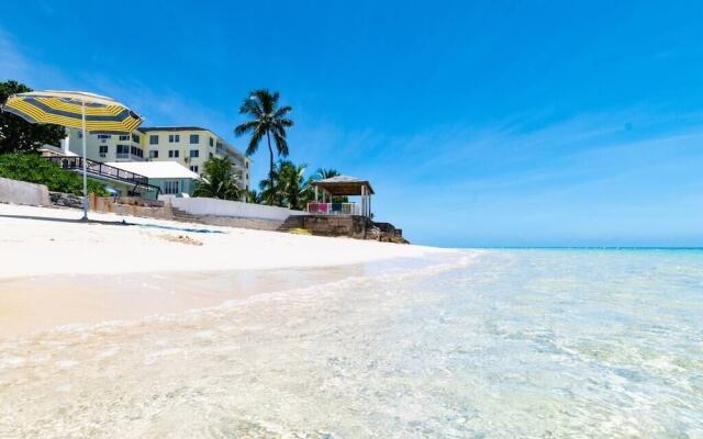 Blue Ocean Village House at Cable Beach