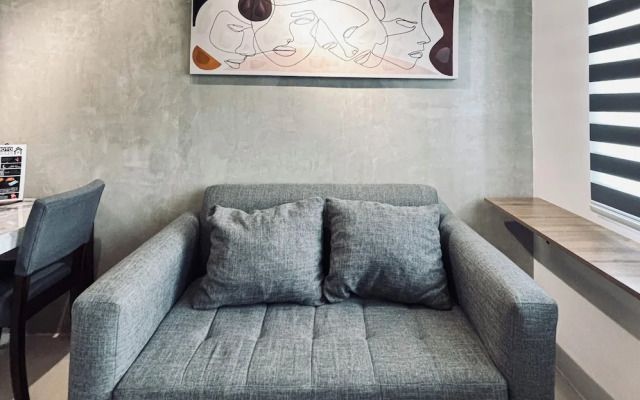 A Smooth & Cozy City Loft