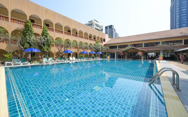 S Lodge (formally known as Sabai Lodge)