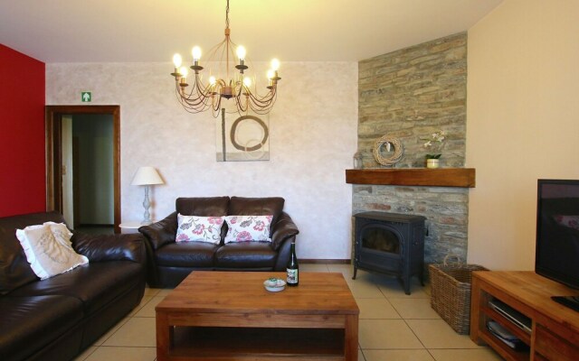 House with 4 Bedrooms in Bertrix, with Enclosed Garden And Wifi