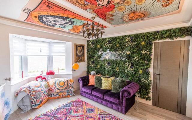 Stunningly Refurbished 1 bed Home on the N/e Coast