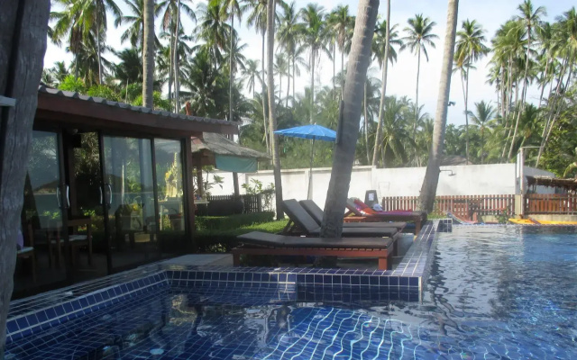 Lipa Bay Resort