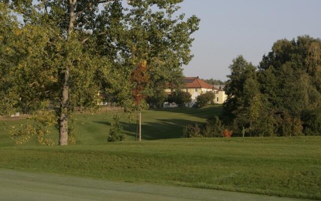 Nová Amerika Country Club