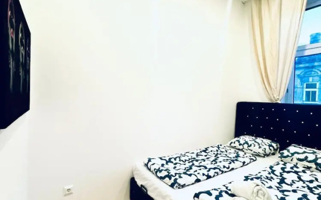 Spacious 3BR Near Kaufpark Alterlaa