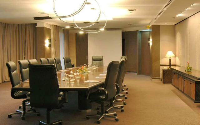 Hilton Yaounde