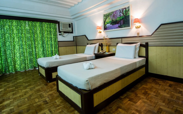 Family Country Hotel & Convention Center