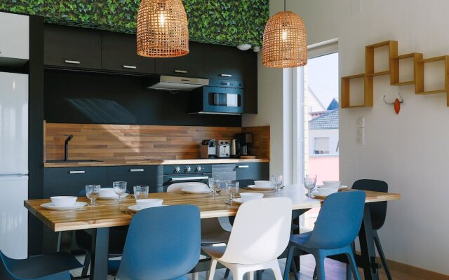 La Maison Devant La Prairie