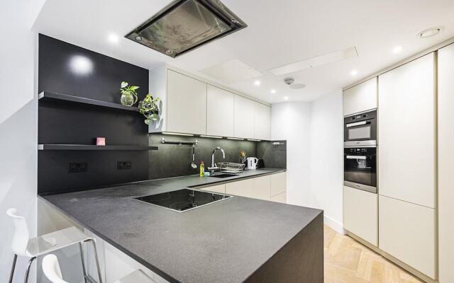 100 New King's Road · Incredible Two Bed Apartment In Parsons Green