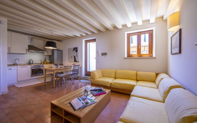 Villa Faccioli Oleandro With Shared Pool