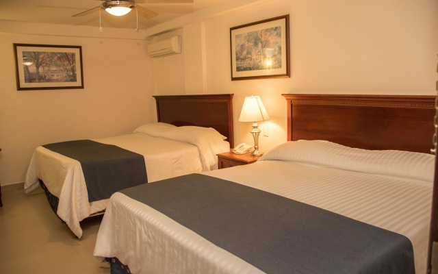 Hotel Porto Allegro - Near Malecon