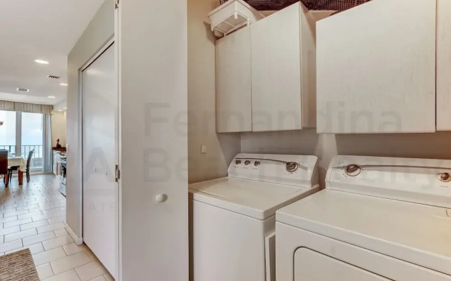 Spacious Oceanfront Penthouse Villa by RedAwning