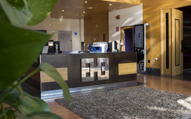 Zenit Aparthotel Hall88