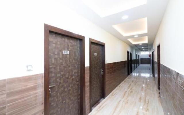 Capital O 19840 Hotel Centre Point