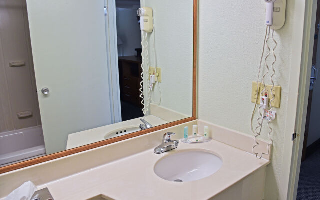 Quality Inn & Suites near I-480 and I-29