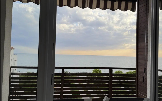 Апартаменты на первой береговой линии Морской квартал