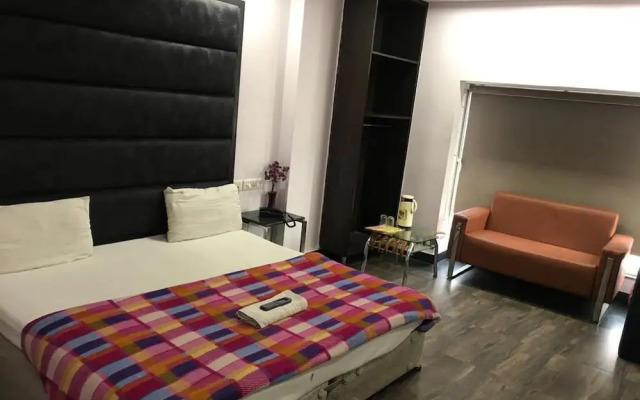 ADB ROOMS Hotel Saya Deluxe