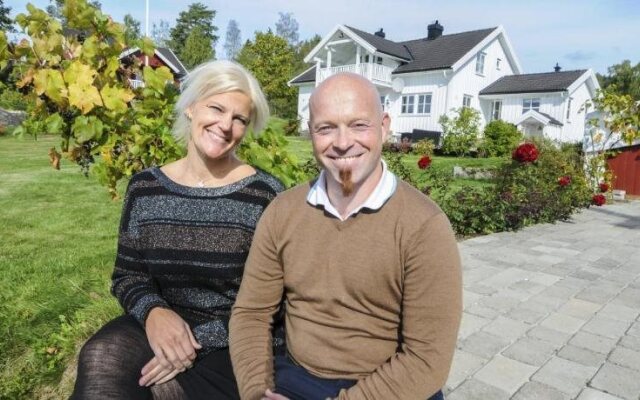 Lerkekåsa Vingård og Galleri as