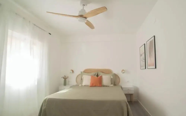 3 Bed Apt Sleep 6 - Pets, Balcony, Parking, Wifi