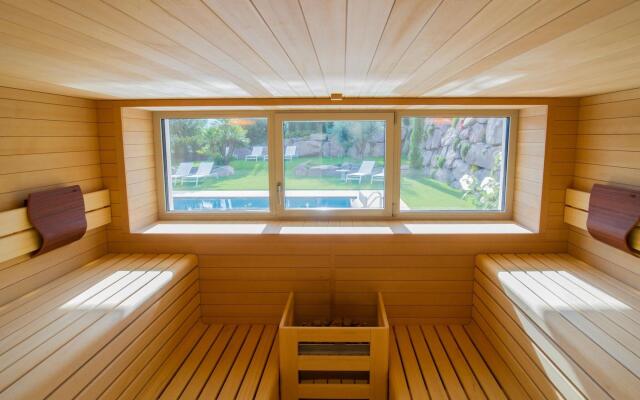 Modern flat in Merano with outdoor shower