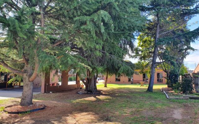 Golden Grain Motor Inn