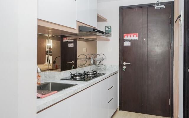 Homey and Cozy Studio Casa De Parco Apartement