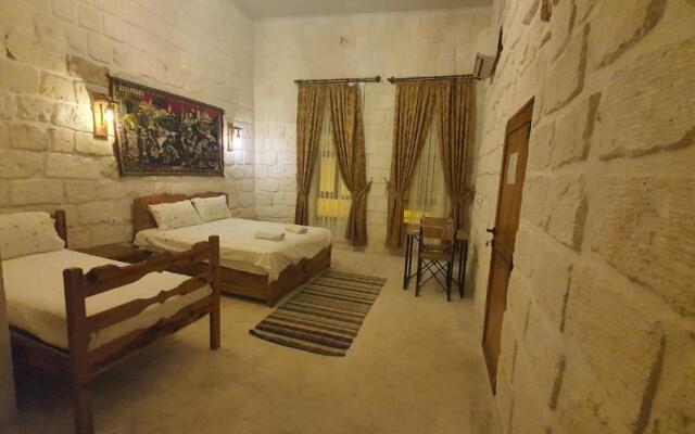 Mons Masius Hotel