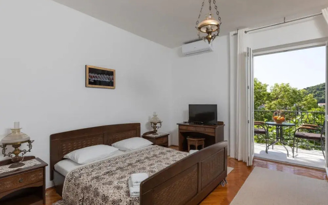 Begovic Guest House - Two-bedroom Suite With Balcony