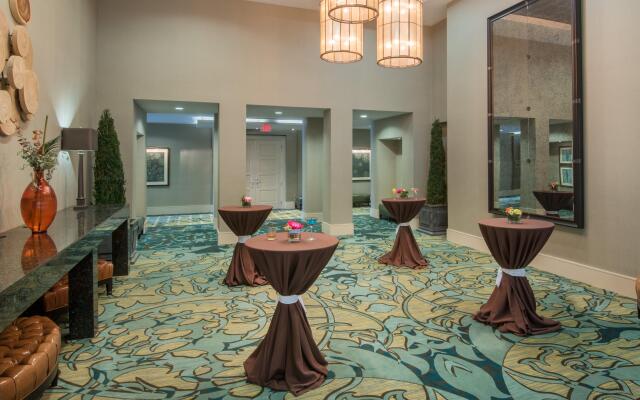 Crowne Plaza Charleston Airport - Conv Ctr by IHG