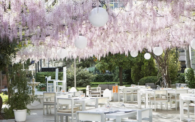 Hospes Palacio de los Patos, a Member of Design Hotels