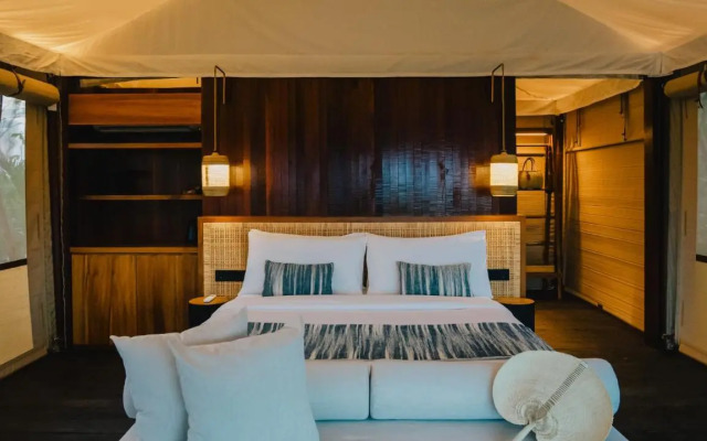 ARNA Suites and Ocean Lounge