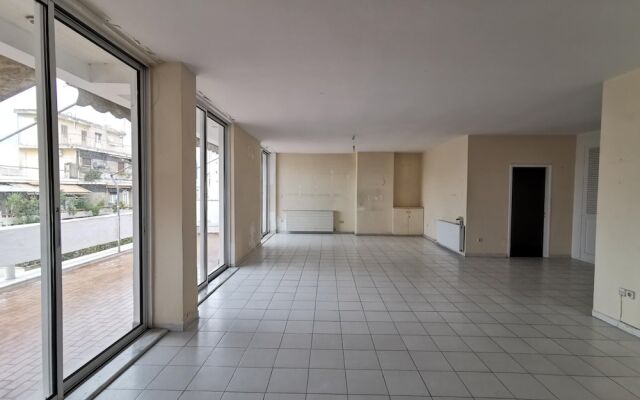 Solon - Deluxe City Center Apartment
