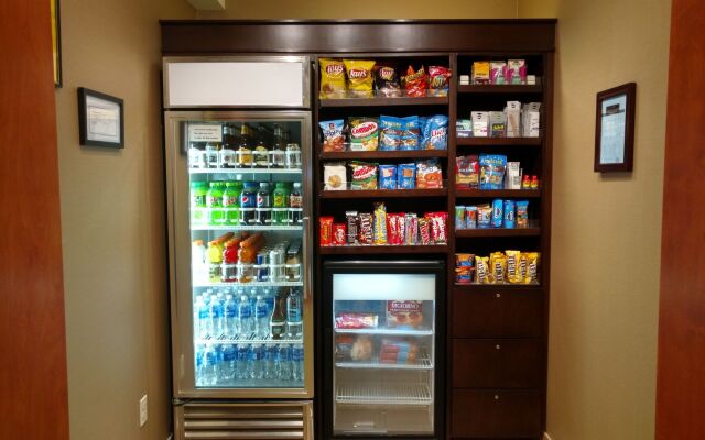 Fairfield Inn & Suites by Marriott Rogers