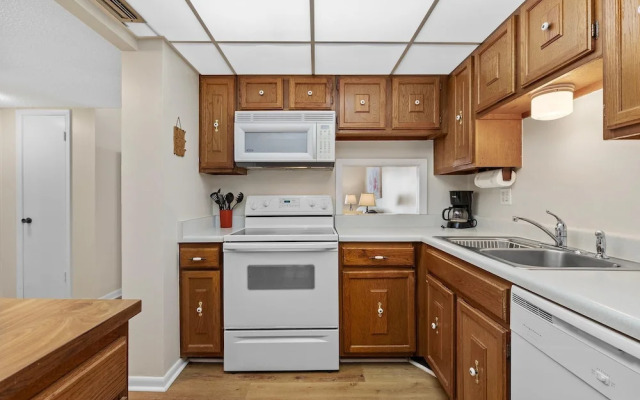 Sea Coast Gardens II 316