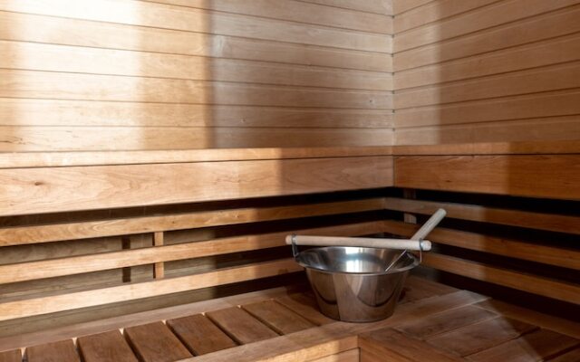 2ndhomes Deluxe 2BR Apt w Sauna&Balcony