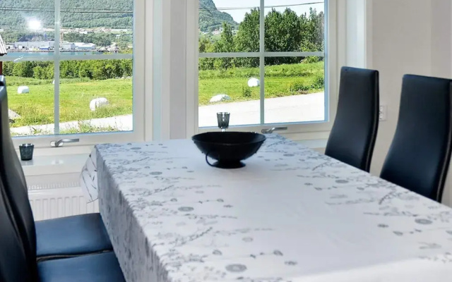 4 Person Holiday Home in Brattvag