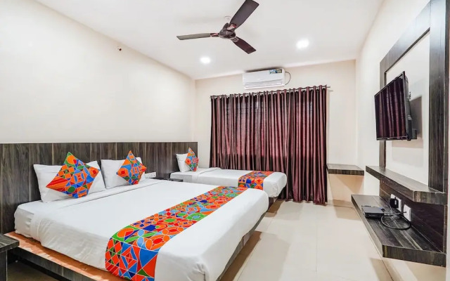 Fabhotel Rove Inn & Suites