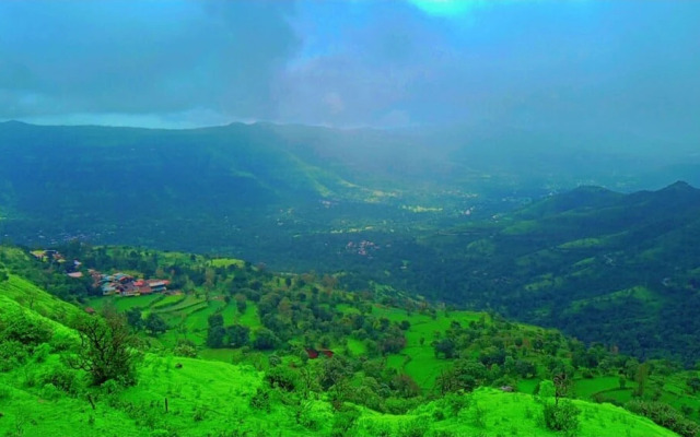 Aakaar Valley