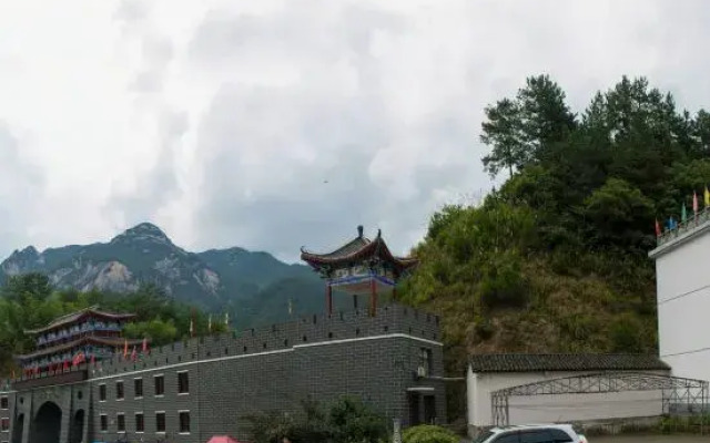 Junyi Nanshan Hotel, Luotian