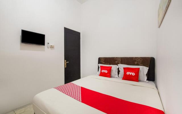 OYO 3508 Griya Aisyah Karah Syariah