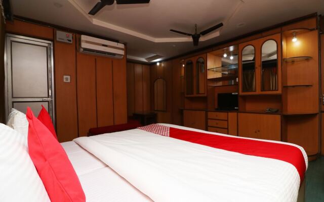 OYO Flagship 30893 Hotel Bob's