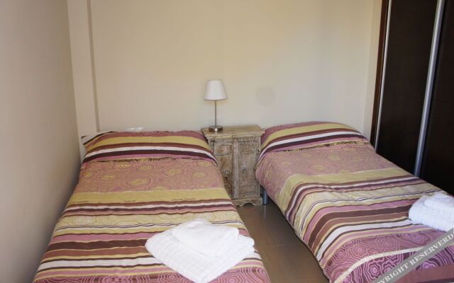 Apartamentos Carlton VyB