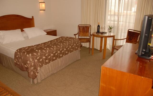Hotel Raices