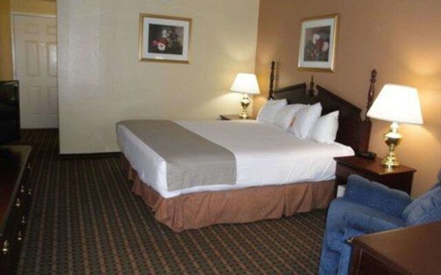 OYO Hotel Lebanon MO I-44