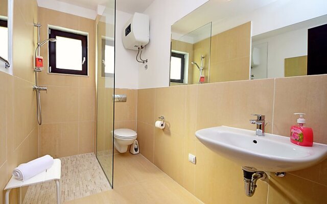 Lozna Residence 10520