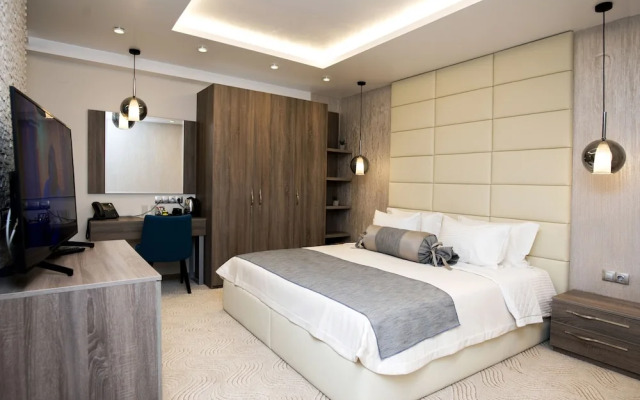 Family Hotel Business Club