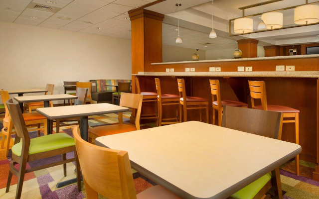 Fairfield Inn & Suites by Marriott Marshall