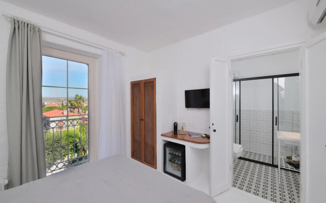 Peremere Alacati Hotel