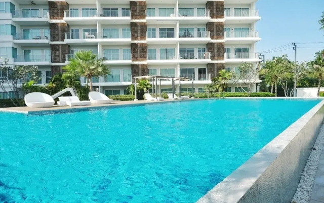 The Sea Condominium A22