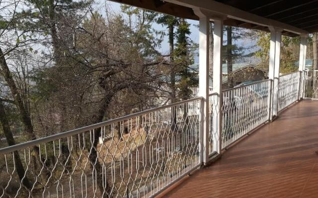 Pine Top Hotel