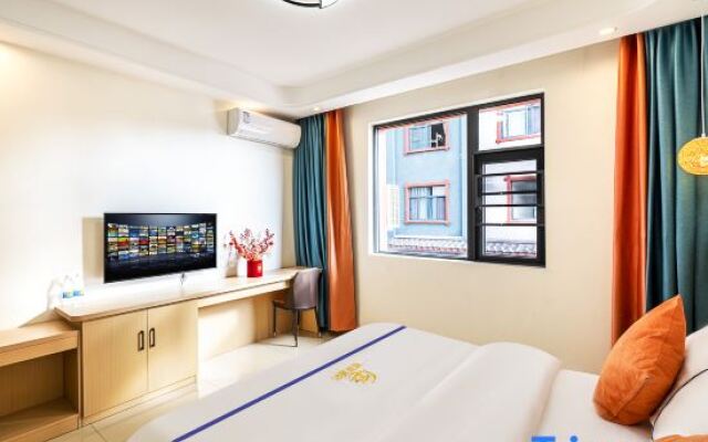 Xi'an Hotel (Chuxiong Government Affairs Center Bohai Park Branch)